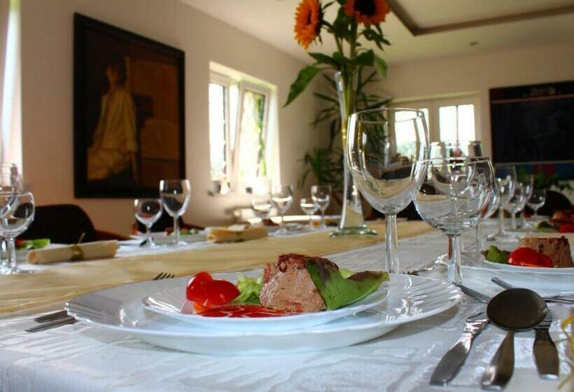 ペンション Chatisko