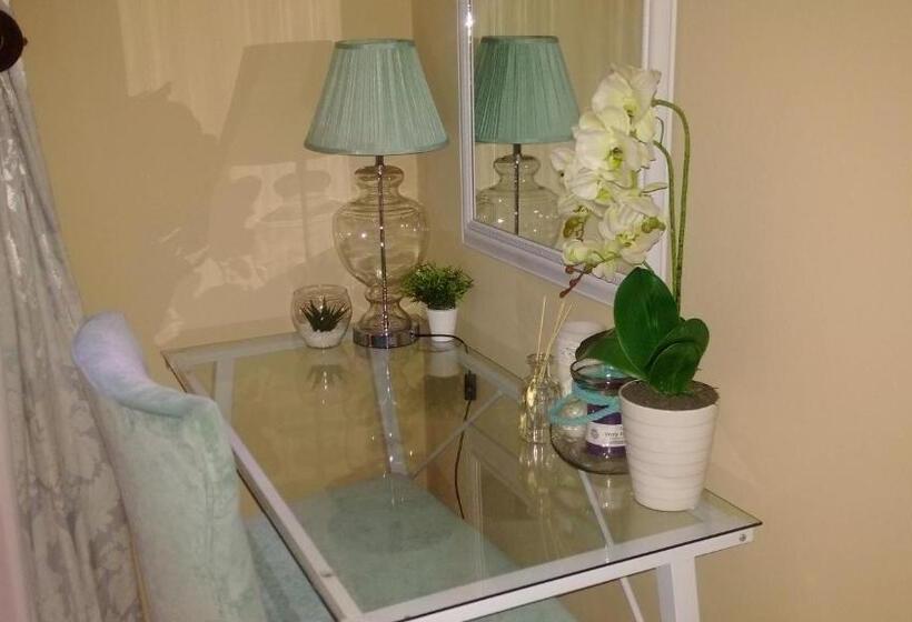 פנסיון Dinaledi House