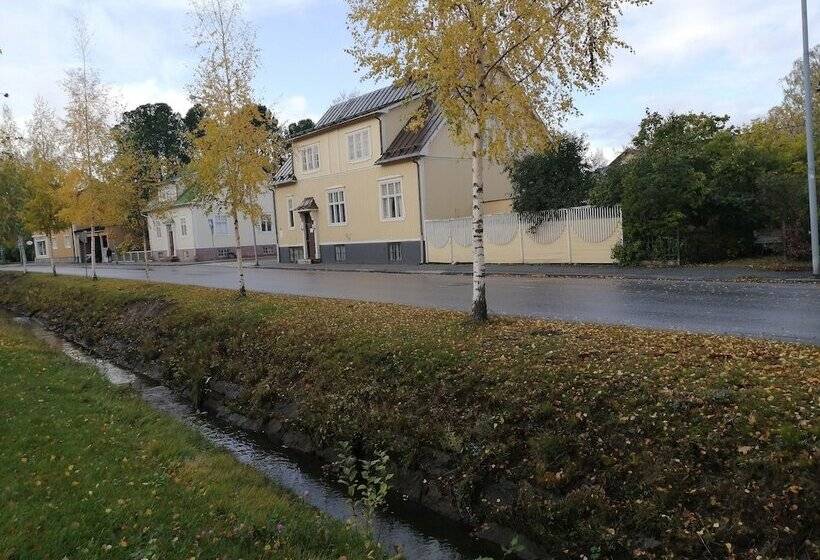 펜션 Firsthome Guesthouse