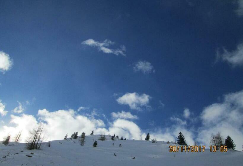 بنسيون Free Hugs