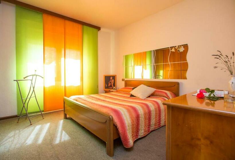 بنسيون Free Hugs