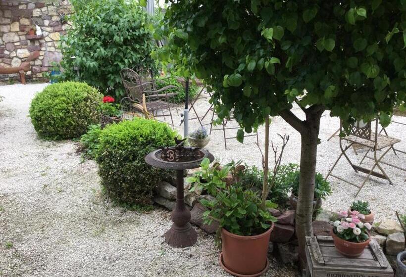 ペンション Három Huszár Köveskal