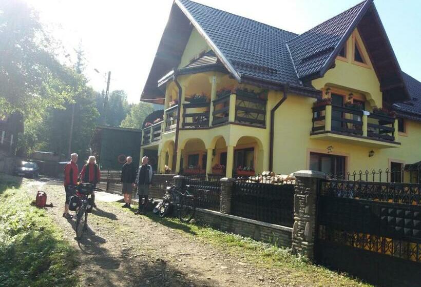 بنسيون Karisma Kriss