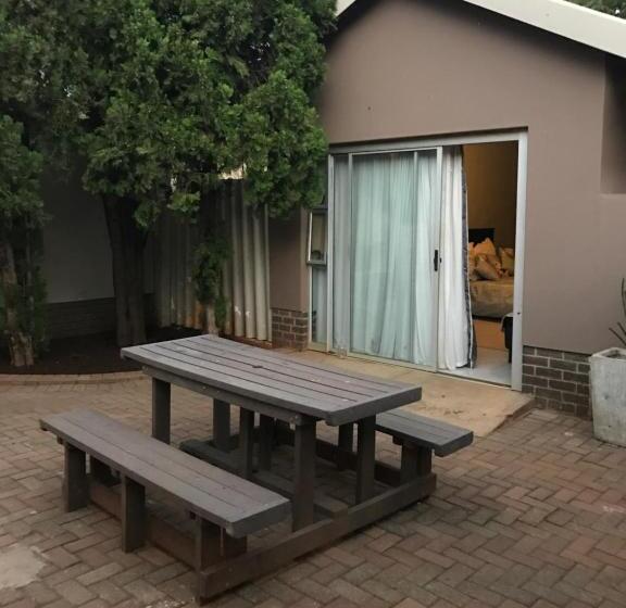 פנסיון La Benroy