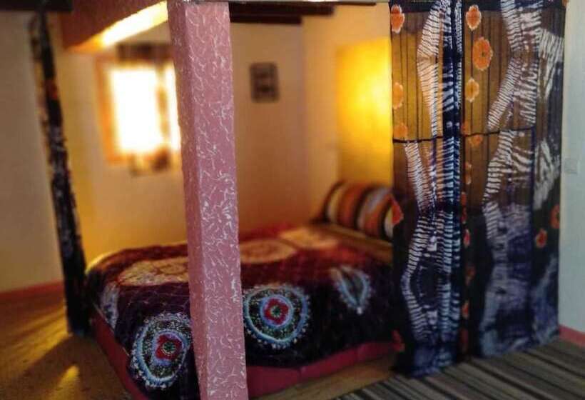 هاستل Auberge Aain Nakhla