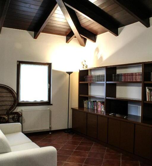 مبيت وإفطار A Cjase Di Sandra