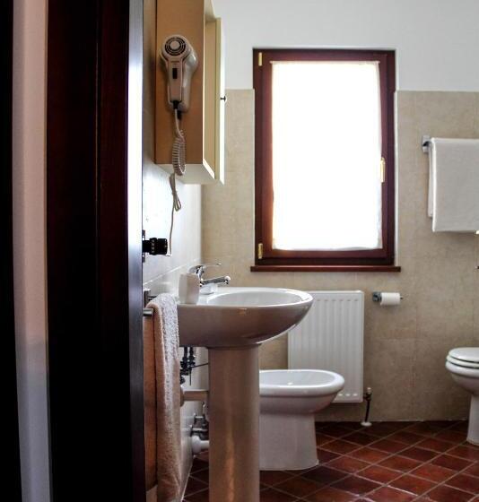 مبيت وإفطار A Cjase Di Sandra