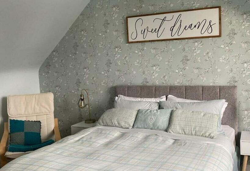 مبيت وإفطار Alpine Cottage