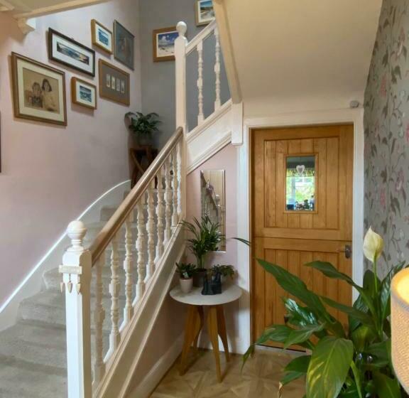 مبيت وإفطار Alpine Cottage