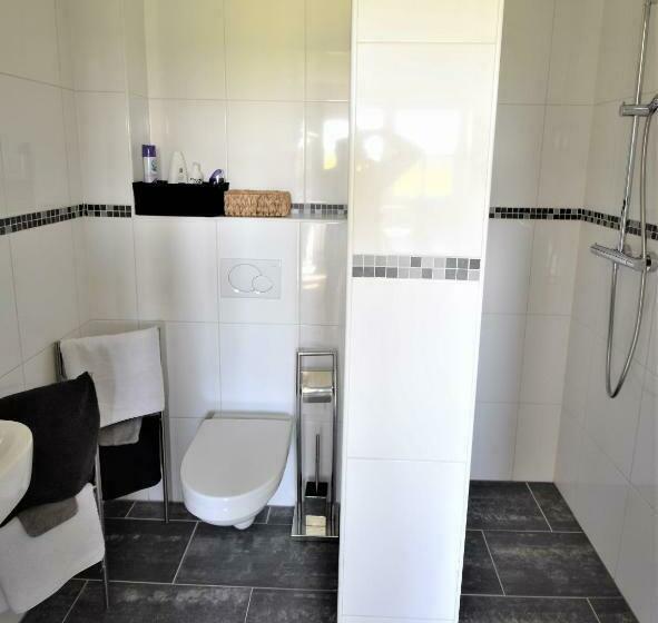 تختخواب و صبحانه De Beddestee