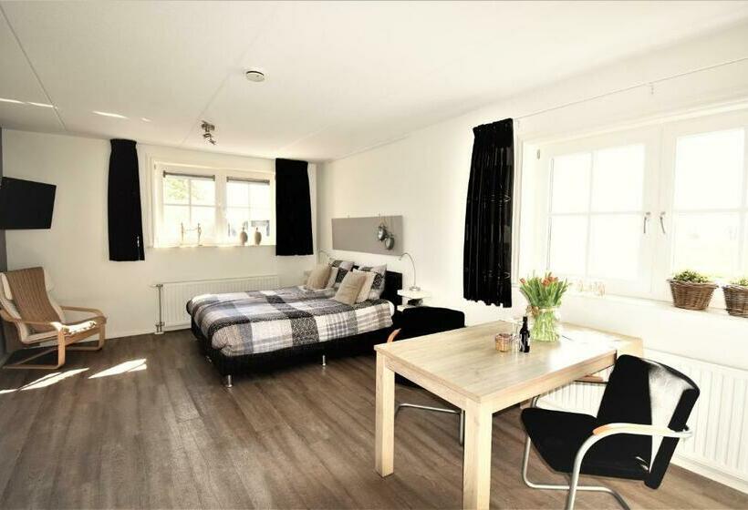 تختخواب و صبحانه De Beddestee