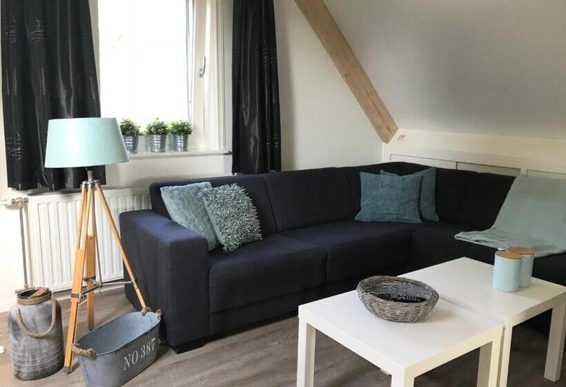 تختخواب و صبحانه De Beddestee