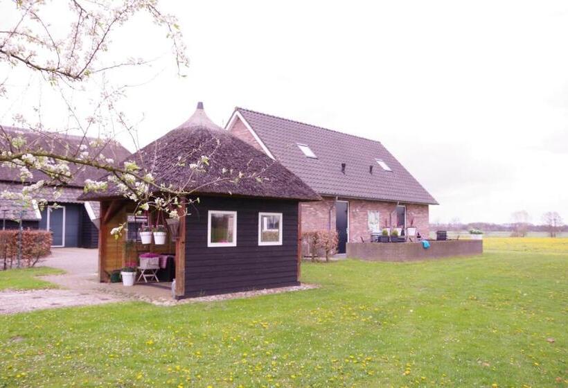 تختخواب و صبحانه De Beddestee