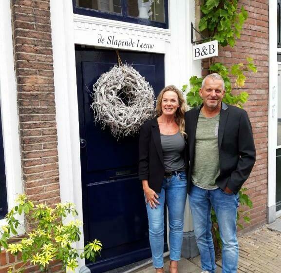 تختخواب و صبحانه De Slapende Leeuw