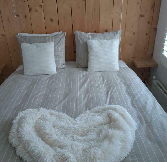 تختخواب و صبحانه De Slapende Leeuw