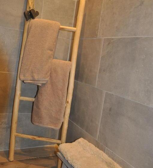 تختخواب و صبحانه De Slapende Leeuw