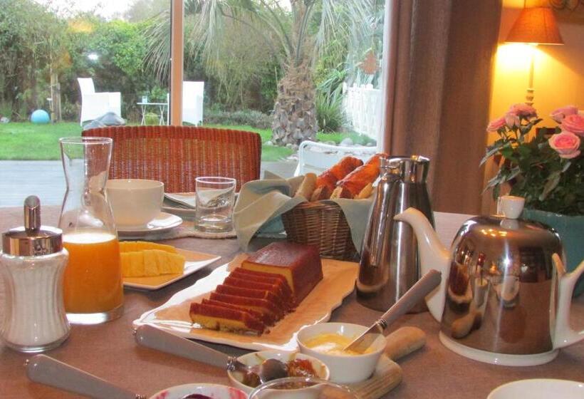 تختخواب و صبحانه L Agapanthe