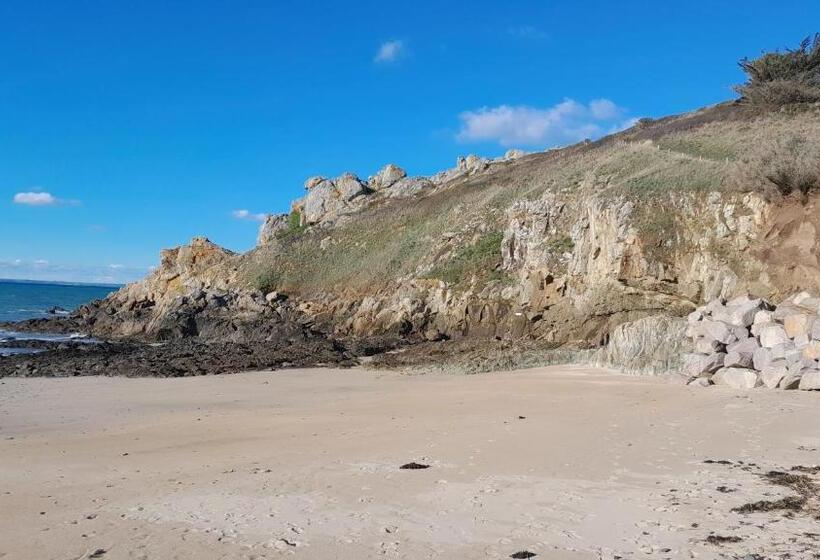 تختخواب و صبحانه L Agapanthe