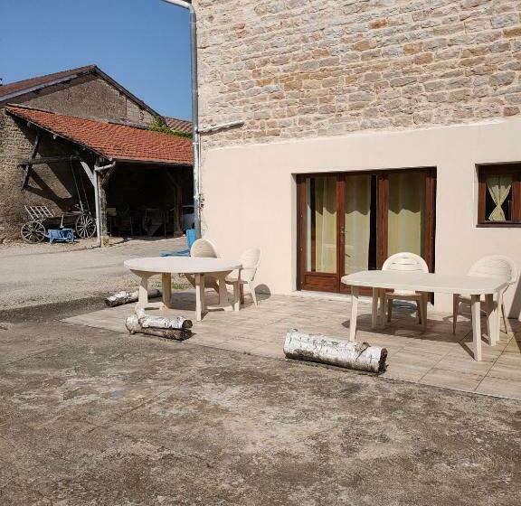 تختخواب و صبحانه La Ferme Du Grand Faubourg