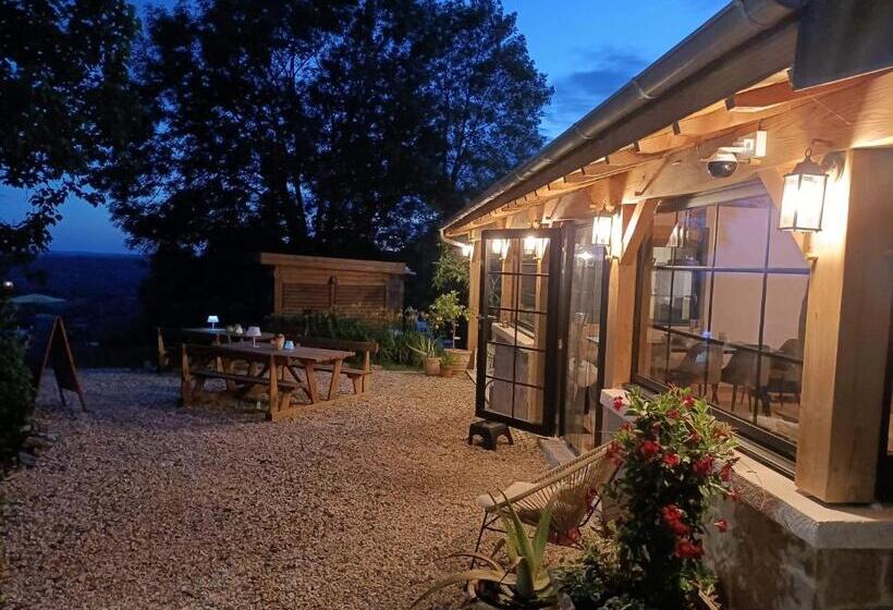 住宿加早餐  La Maison Bleue