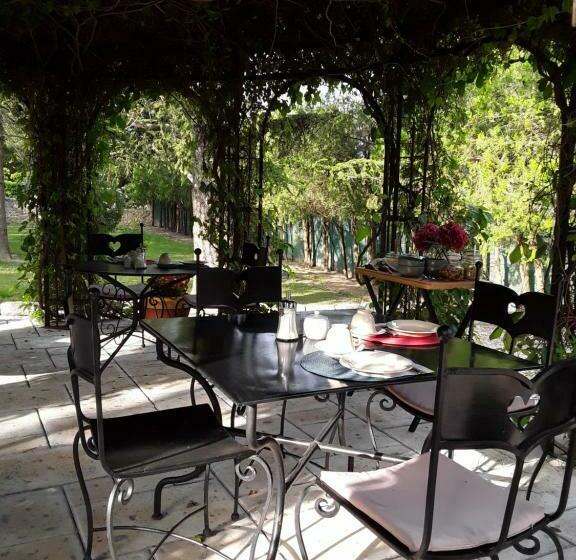 Bed and Breakfast Mas De L Ile