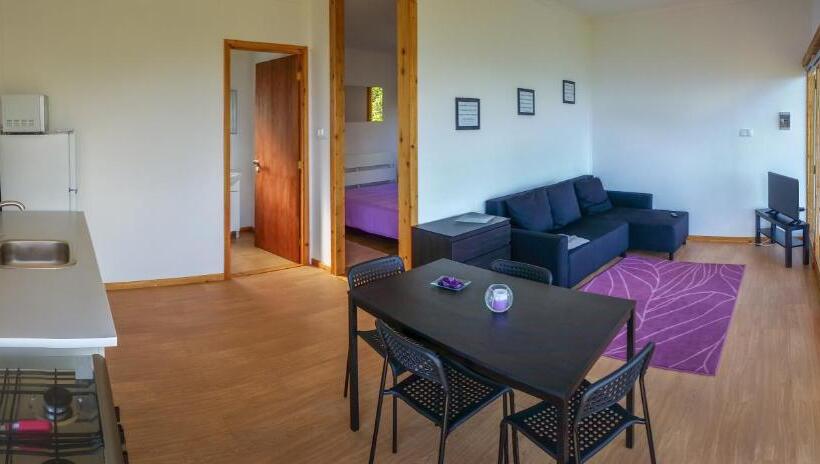 هتل Intact Farm Resort