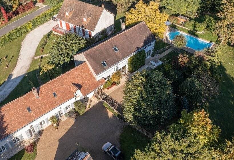 ベッドアンドブレックファースト Le Clos De La Rousselière B And B