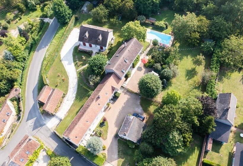 ベッドアンドブレックファースト Le Clos De La Rousselière B And B