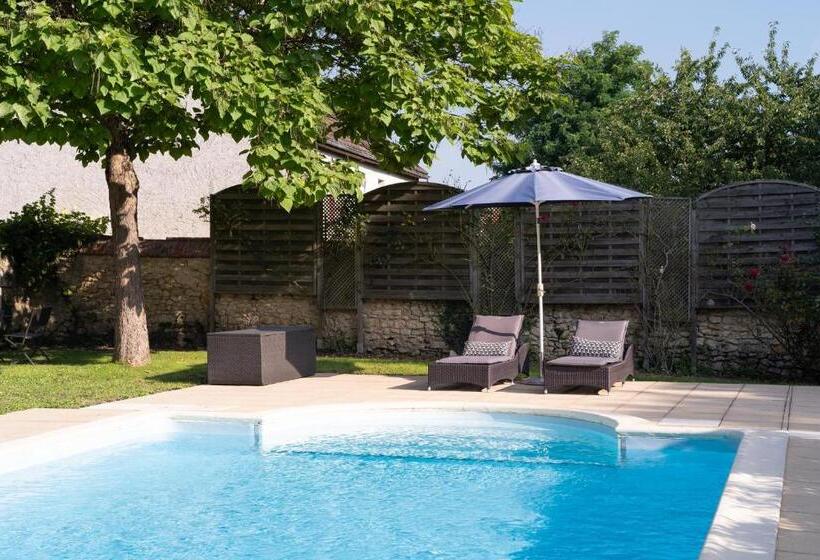 ベッドアンドブレックファースト Le Clos De La Rousselière B And B