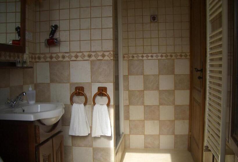 بنسيون As Jarras