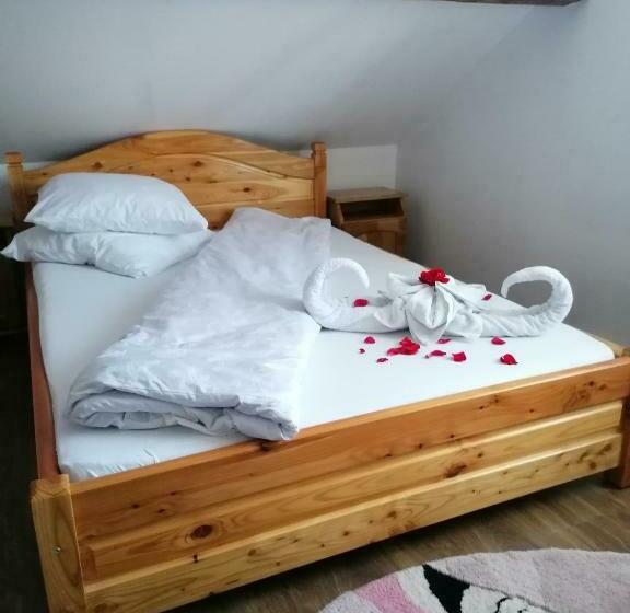 פנסיון Casa Cristalul Muntilor