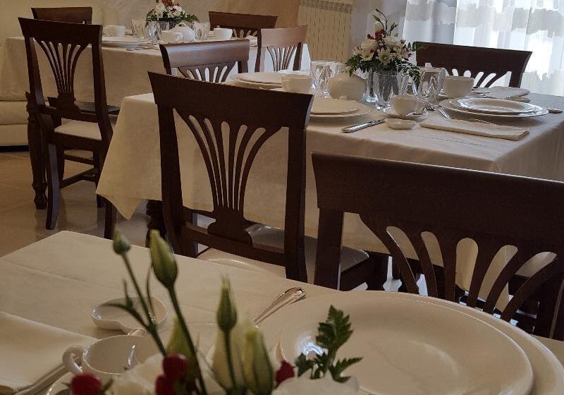 פנסיון Daphnae House