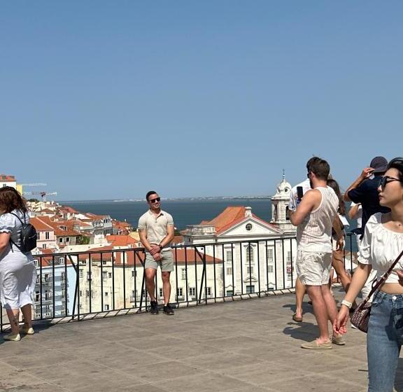 پانسیون Divine House Of Graça