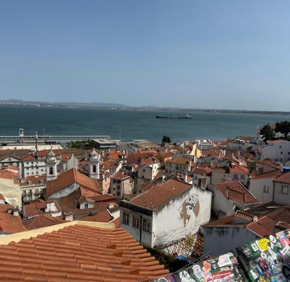 پانسیون Divine House Of Graça