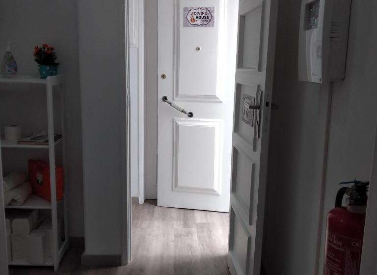 پانسیون Divine House Of Graça