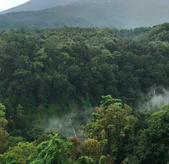 פנסיון Dragonfly Senaru Lodge