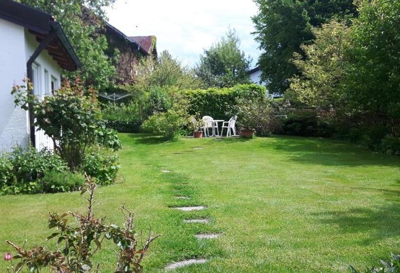 ペンション Gästehaus Truckenbrodt