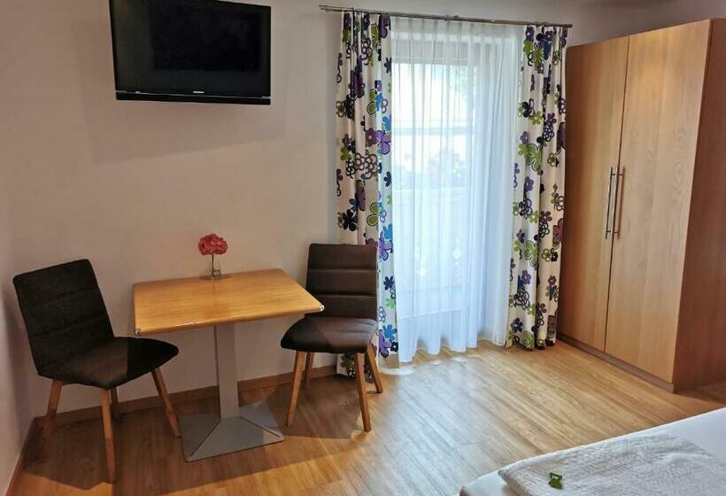 بنسيون Haus Wildauer