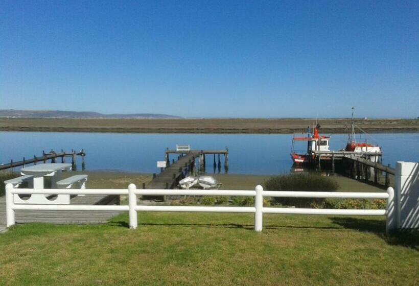 Пансион Rivertides Self Catering Guest House