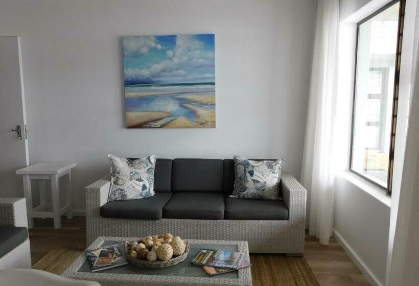 פנסיון Rivertides Self Catering Guest House