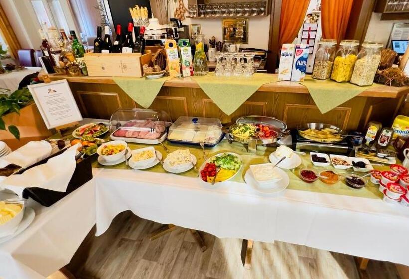 Traditionsgasthaus Goldener Löwe Riesa Restaurant & Pension