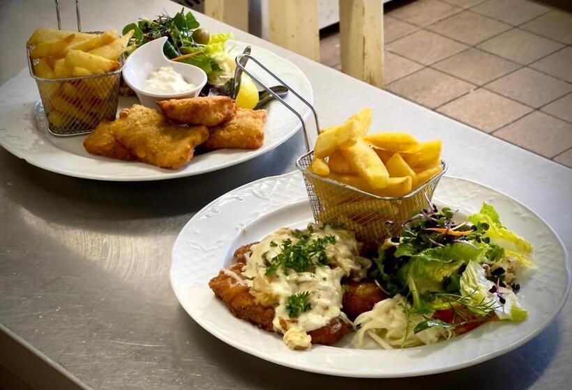 Traditionsgasthaus Goldener Löwe Riesa Restaurant & Pension