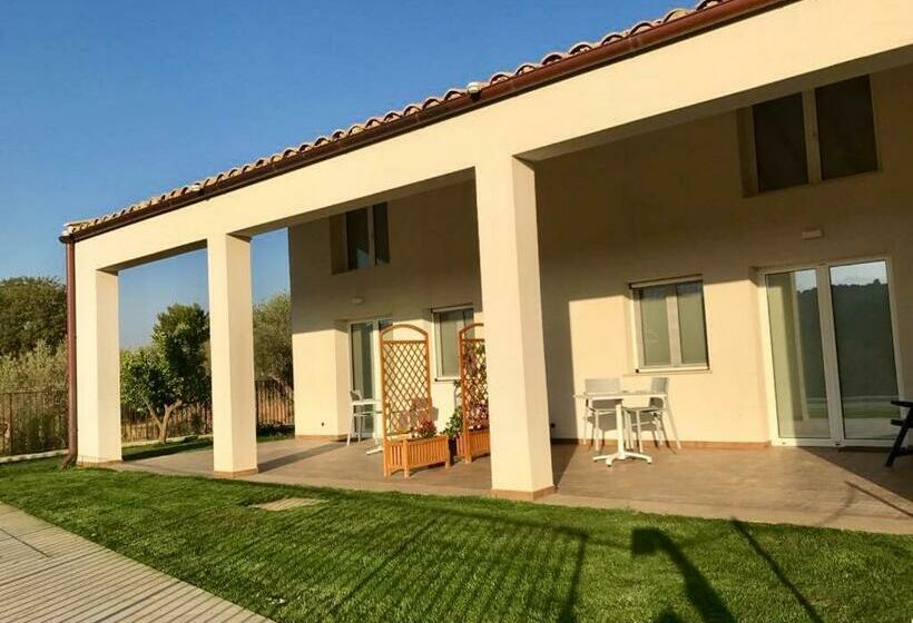 פנסיון Uliwood