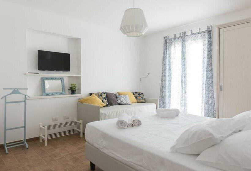 פנסיון Uliwood