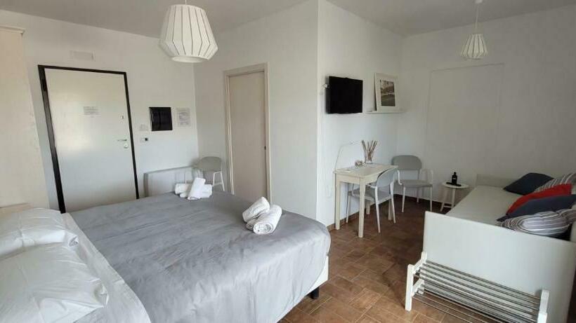 פנסיון Uliwood