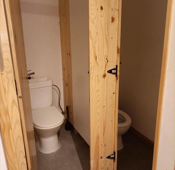 هاستل Now Bastidor Jovial