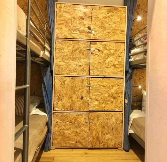 هاستل Now Bastidor Jovial