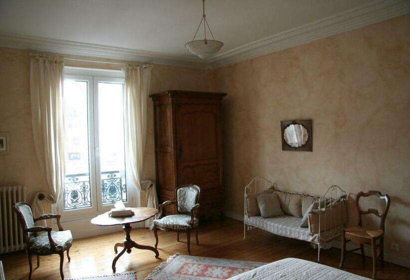 住宿加早餐  Chambres D Hôtes Le Clos D Hauteville