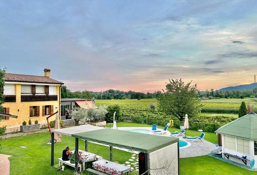 ベッドアンドブレックファースト Country House La Montagnola