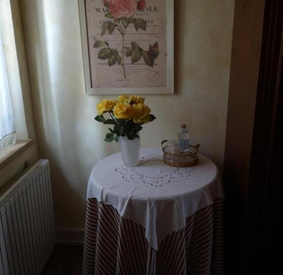 مبيت وإفطار East Wind